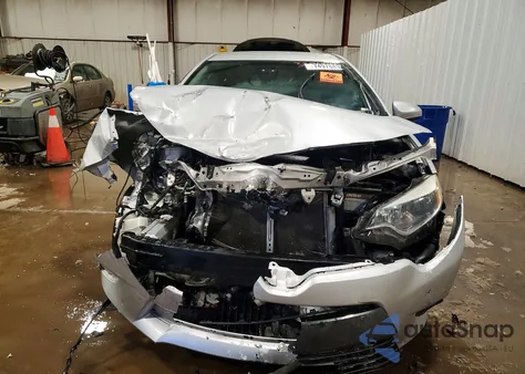 2015 Toyota Corolla L z USA, uszkodzony, nr VIN 2T1BURHE2FC338449